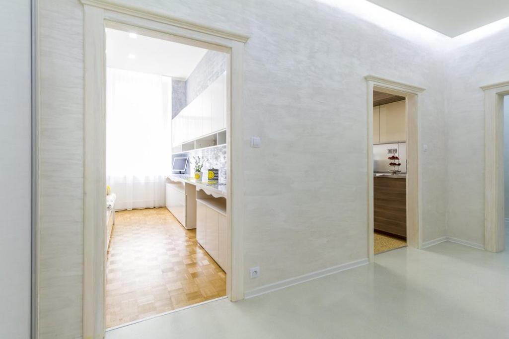 Stylish Apartment 5 Minutes Walk From City Center Prague Exterior photo