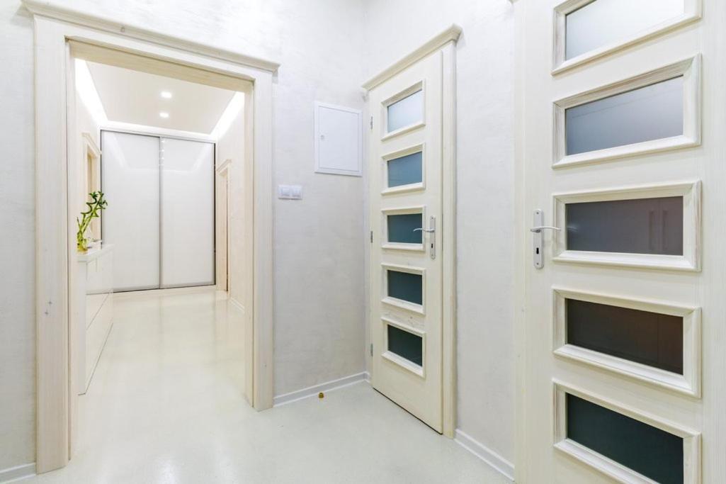 Stylish Apartment 5 Minutes Walk From City Center Prague Exterior photo